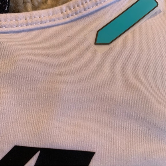 Nike White Tank Women’s Size Medium - Picture 10 of 10